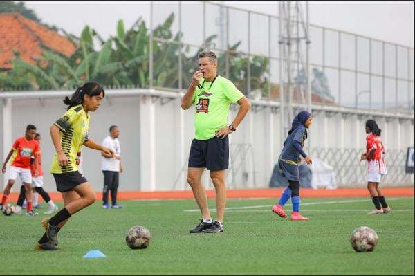 Timo Scheunemann Gembleng Talenta Muda Indonesia Jelang JSSL Singapura 7's Timo Scheunemann Gembleng Talenta Muda Indonesia Jelang JSSL Singapura 7's