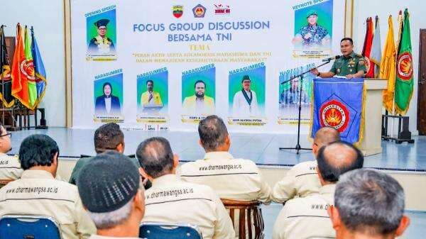 Waspada Pecah Belah, Pangdam I/BB Tekankan Pentingnya Kolaborasi dengan Mahasiswa Waspada Pecah Belah, Pangdam I/BB Tekankan Pentingnya Kolaborasi dengan Mahasiswa