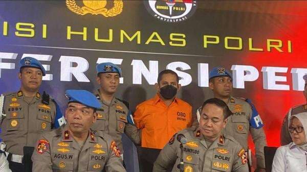 Terkuak! AKBP Fajar Punya8 Konten Video Porno dari Pencabulan 3 Bocah dan 1Dewasa Terkuak! AKBP Fajar Punya8 Konten Video Porno dari Pencabulan 3 Bocah dan 1Dewasa