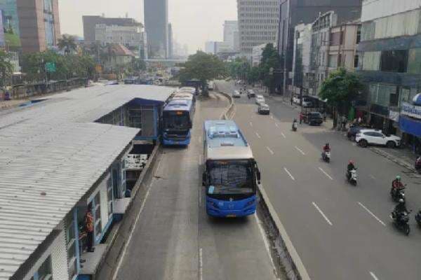 Viral Transjakarta Melaju di Jalurnya Kena Tilang ETLE, Ini Penjelasan Polisi Viral Transjakarta Melaju di Jalurnya Kena Tilang ETLE, Ini Penjelasan Polisi
