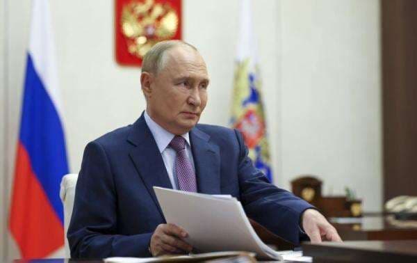 Breaking News: Putin Umumkan Gencatan Senjata Paskah, Setop Serang Ukraina 2 Hari Breaking News: Putin Umumkan Gencatan Senjata Paskah, Setop Serang Ukraina 2 Hari