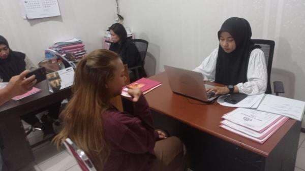 Viral Wanita Banting Bayi di Kendari, Pelaku Positif Narkoba Viral Wanita Banting Bayi di Kendari, Pelaku Positif Narkoba