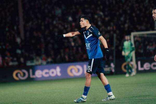 Pelatih Dender Jelaskan Penyebab Ragnar Oratmangoen Absen di Beberapa Laga Pelatih Dender Jelaskan Penyebab Ragnar Oratmangoen Absen di Beberapa Laga