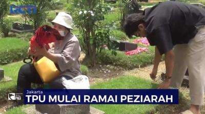 Tradisi Ziarah Makam Jelang Ramadhan Ramai di Jakarta Tradisi Ziarah Makam Jelang Ramadhan Ramai di Jakarta